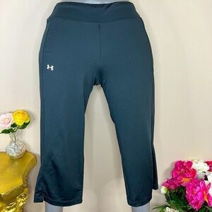 M Under Armour Black Wide Leg Capri Pants Activewear Athletic Stretch 8 10